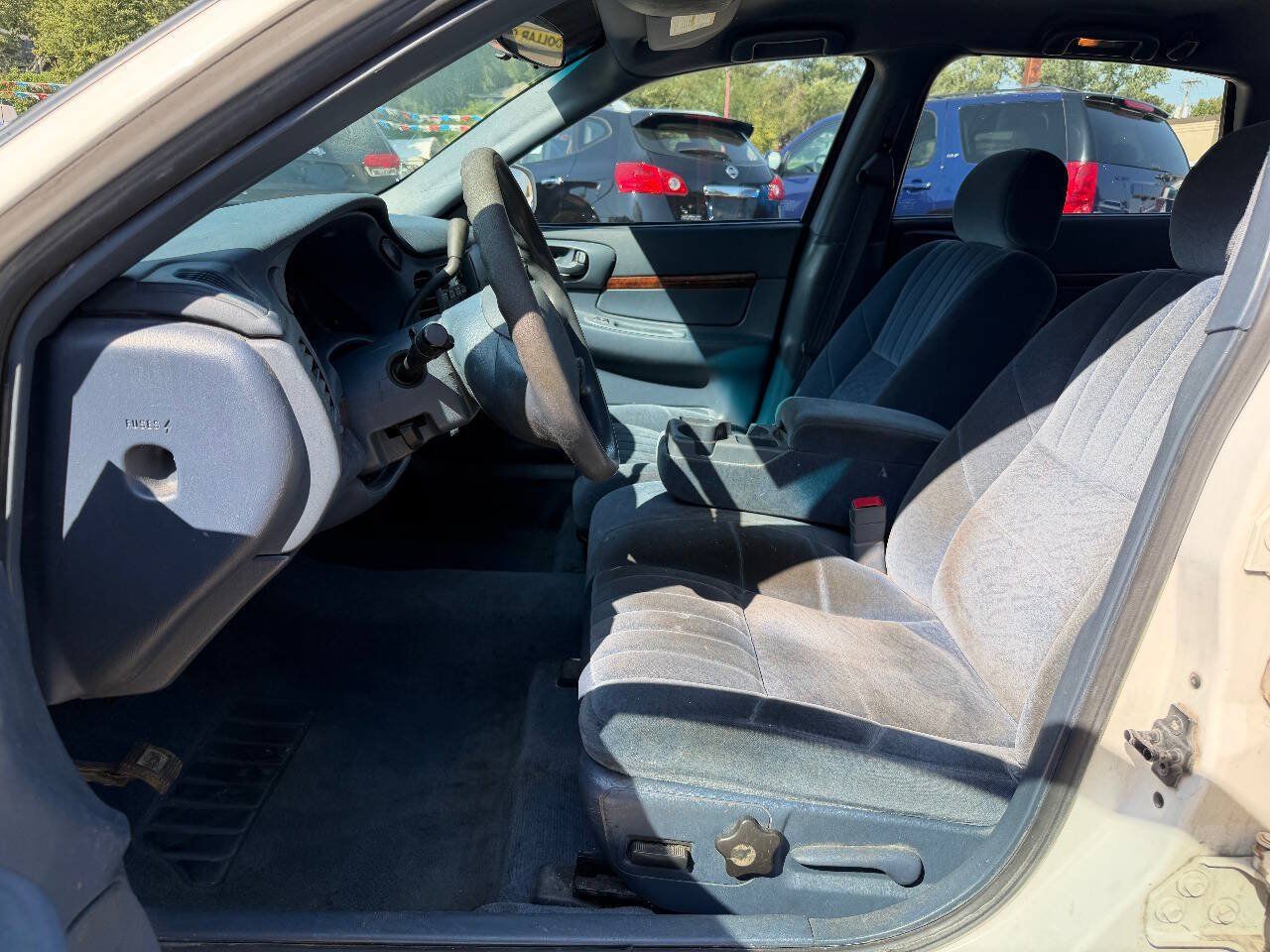 Used 2001 Chevrolet Impala w/ Preferred Equipment Group FWD image 9