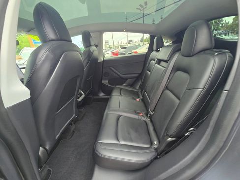 Used 2021 Tesla Model Y Long Range AWD/4WD image 16