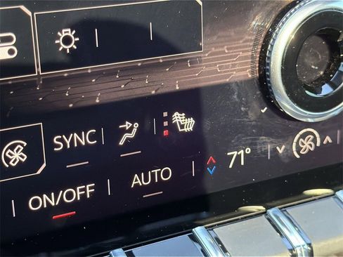 Used 2025 GMC Sierra EV Denali image 18