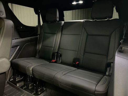 Used 2025 Chevrolet Tahoe High Country image 24