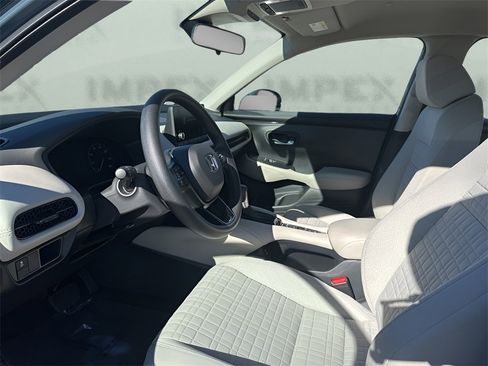 Used 2025 Honda HR-V LX image 9