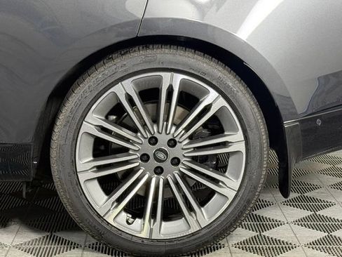 Used 2025 Land Rover Range Rover Autobiography AWD/4WD image 12