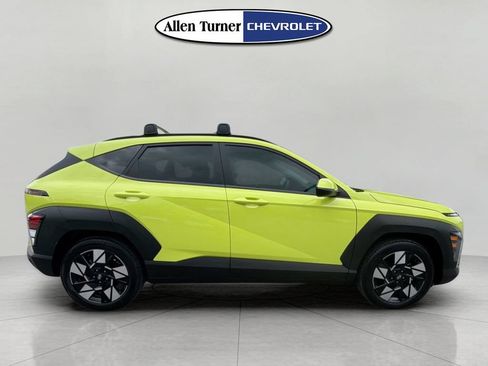Used 2024 Hyundai Kona SEL w/ Convenience Package FWD image 3