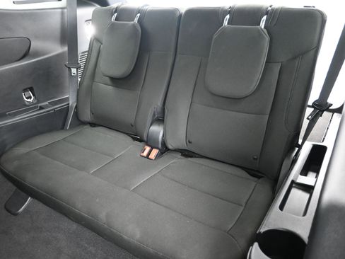 Used 2023 Ford Explorer XLT image 23