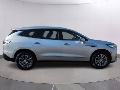 Used 2022 Buick Enclave Premium AWD/4WD image 7
