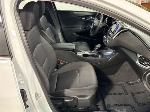 Used 2023 Chevrolet Malibu LT FWD image 27