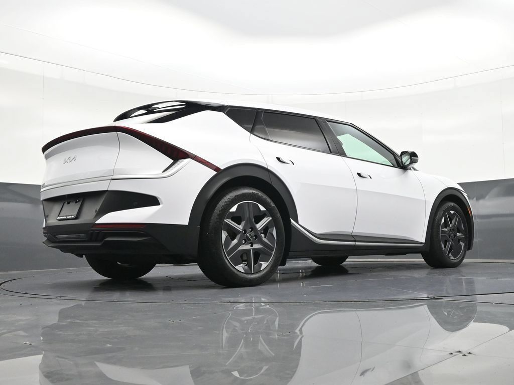 Used 2025 Kia EV6 Light RWD image 32