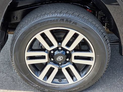 Used 2022 Toyota 4Runner Limited AWD/4WD image 12