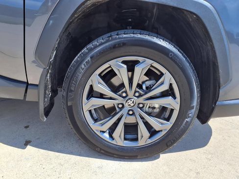 Certified 2025 Toyota RAV4 XLE Premium AWD/4WD image 10