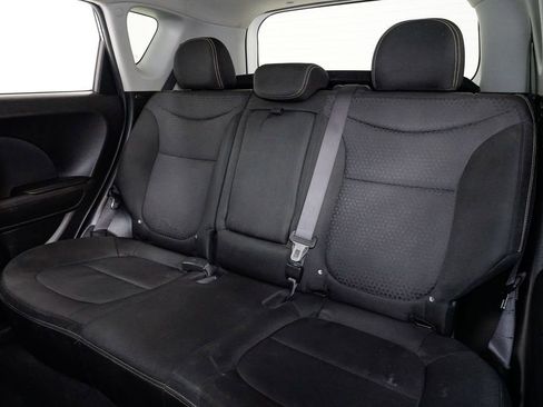 Used 2015 Kia Soul + image 17