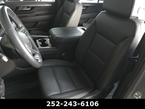 Used 2026 Chevrolet Suburban Z71 w/ Comfort Package AWD/4WD image 12