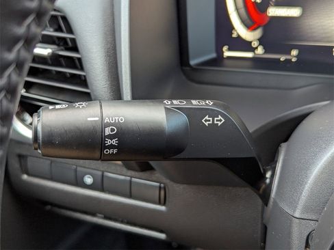 Used 2024 Nissan Rogue SL w/ SL Premium Package image 24