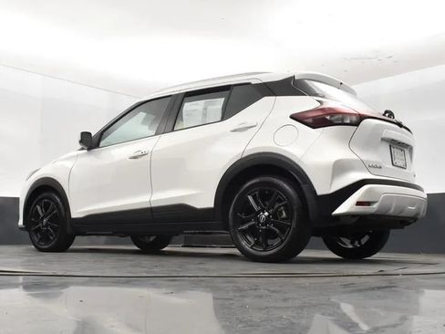 Used 2024 Nissan Kicks SV FWD image 12