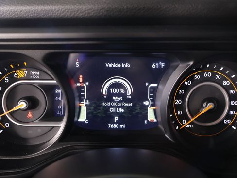 Used 2025 Jeep Wrangler Sport AWD/4WD image 4