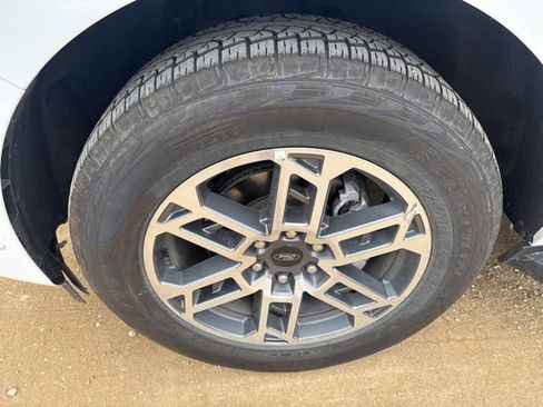 Used 2025 Ford Expedition Active AWD/4WD image 25