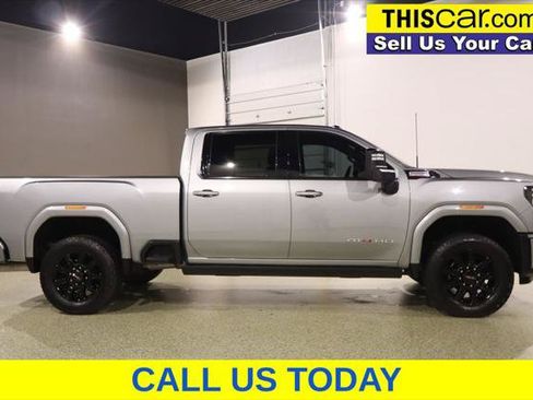 Used 2024 GMC Sierra 2500 AT4 w/ AT4 Premium Plus Package AWD/4WD image 9