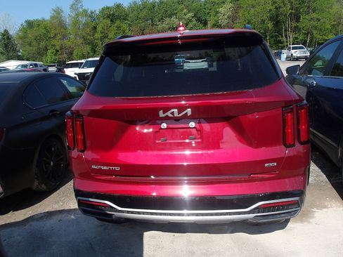 Used 2023 Kia Sorento SX AWD/4WD image 2