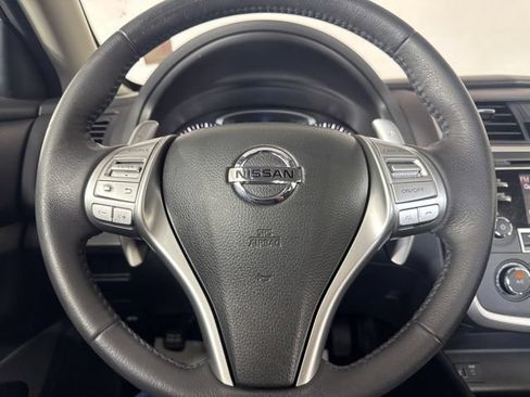 Used 2017 Nissan Altima 2.5 SR w/ Midnight Edition Package FWD image 17
