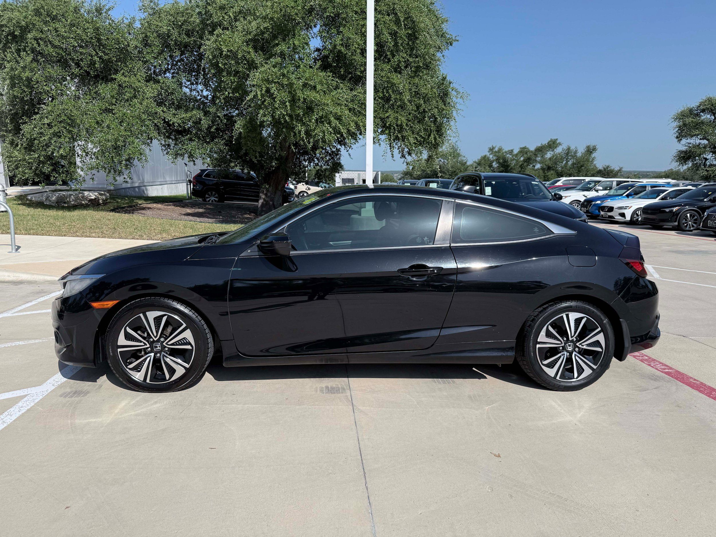 Used 2017 Honda Civic EX-T image 3