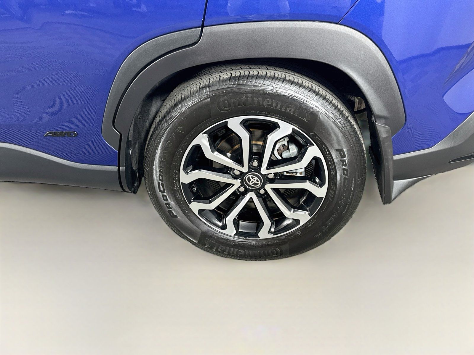 Used 2024 Toyota Corolla Cross AWD Hybrid image 29