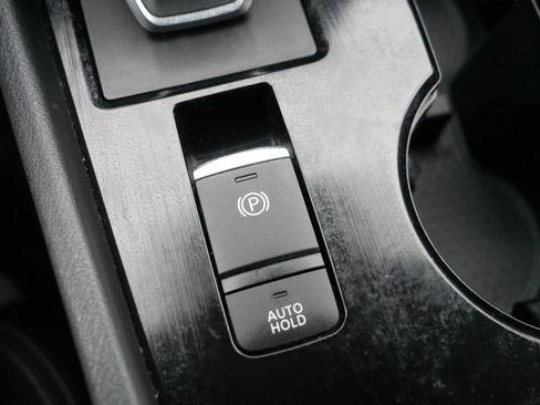 Certified 2023 Nissan Rogue SV image 32