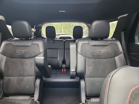Used 2025 Ford Explorer ST AWD/4WD image 7