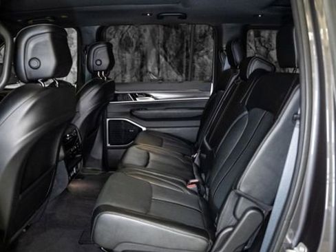 Used 2024 Jeep Wagoneer Series III w/ Premium Group I image 13