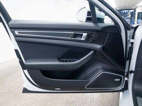 Used 2019 Porsche Panamera Turbo image 16