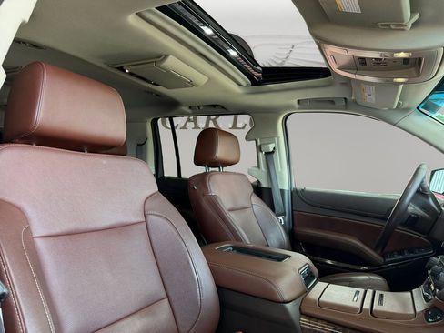 Used 2015 Chevrolet Suburban LTZ RWD image 14