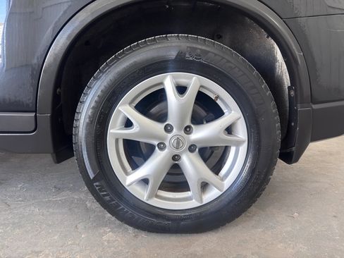 Used 2020 Nissan Rogue S FWD image 14