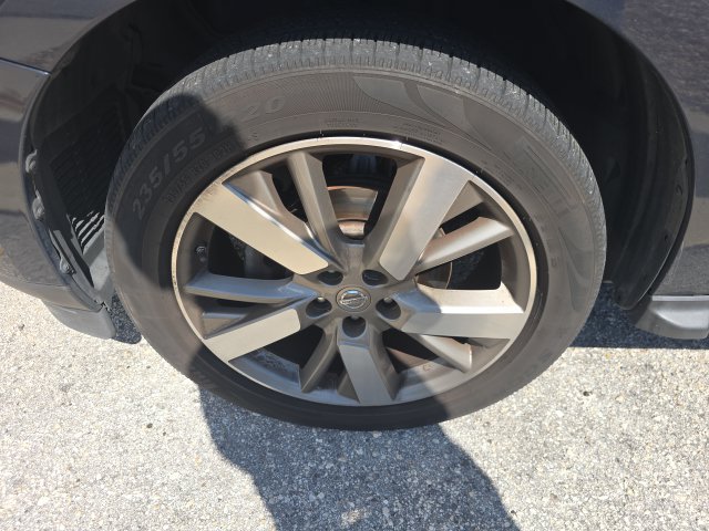 Used 2015 Nissan Pathfinder Platinum FWD image 30