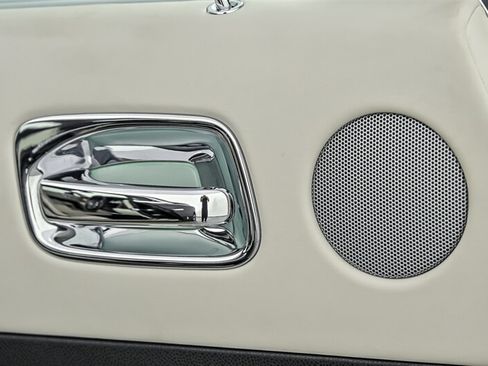 Used 2015 Rolls-Royce Wraith RWD image 14