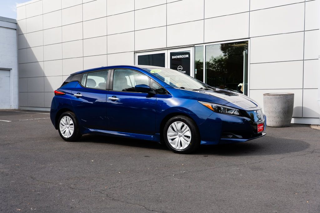 Used 2025 Nissan Leaf S FWD image 29