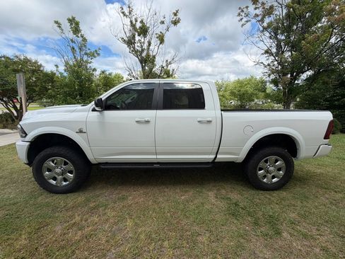 Used 2018 RAM 2500 Laramie w/ Sport Appearance Group AWD/4WD image 7