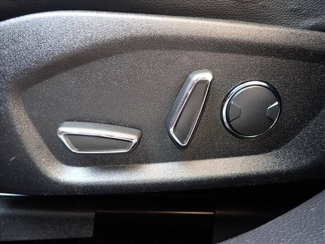 Used 2017 Ford Fusion SE w/ Equipment Group 201A FWD image 11