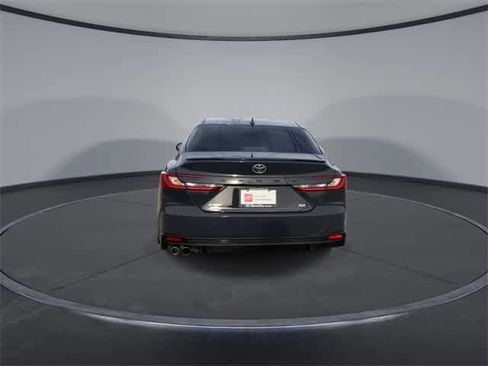 Used 2025 Toyota Camry SE image 7