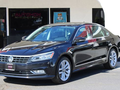 Used 2017 Volkswagen Passat 1.8T SE image 1