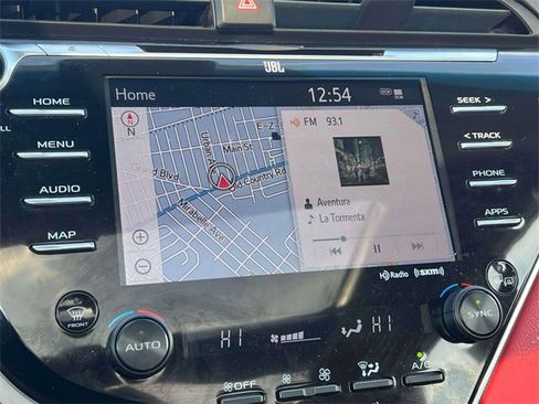 Used 2018 Toyota Camry XSE image 29