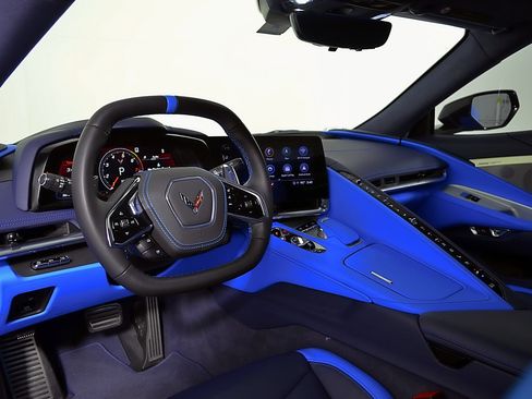 Used 2023 Chevrolet Corvette Stingray Premium Conv w/ Z51 Performance Package RWD image 13