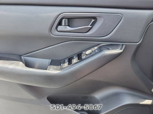 Certified 2024 Nissan Rogue S FWD image 25