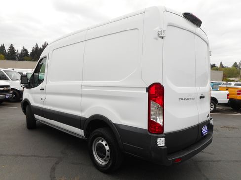 Used 2018 Ford Transit 250 130 Medium Roof RWD image 7