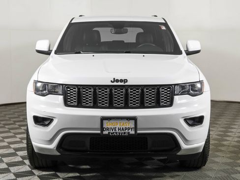 Used 2019 Jeep Grand Cherokee Altitude RWD image 12