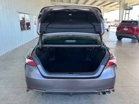 Used 2024 Toyota Camry SE image 18