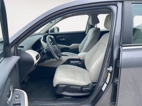 Used 2024 Honda HR-V LX image 9