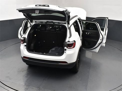 New 2026 Jeep Compass Latitude image 29