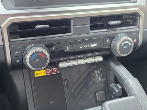 Used 2025 Toyota 4Runner TRD Off-Road AWD/4WD image 25