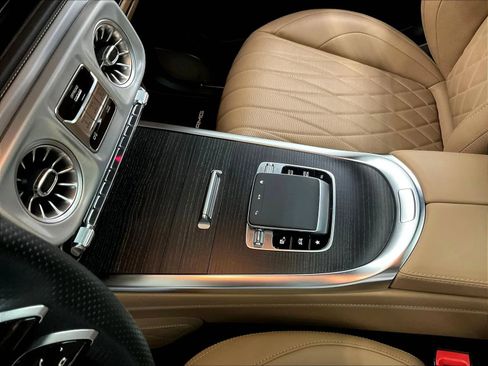 Used 2025 Mercedes-Benz G 550 image 24