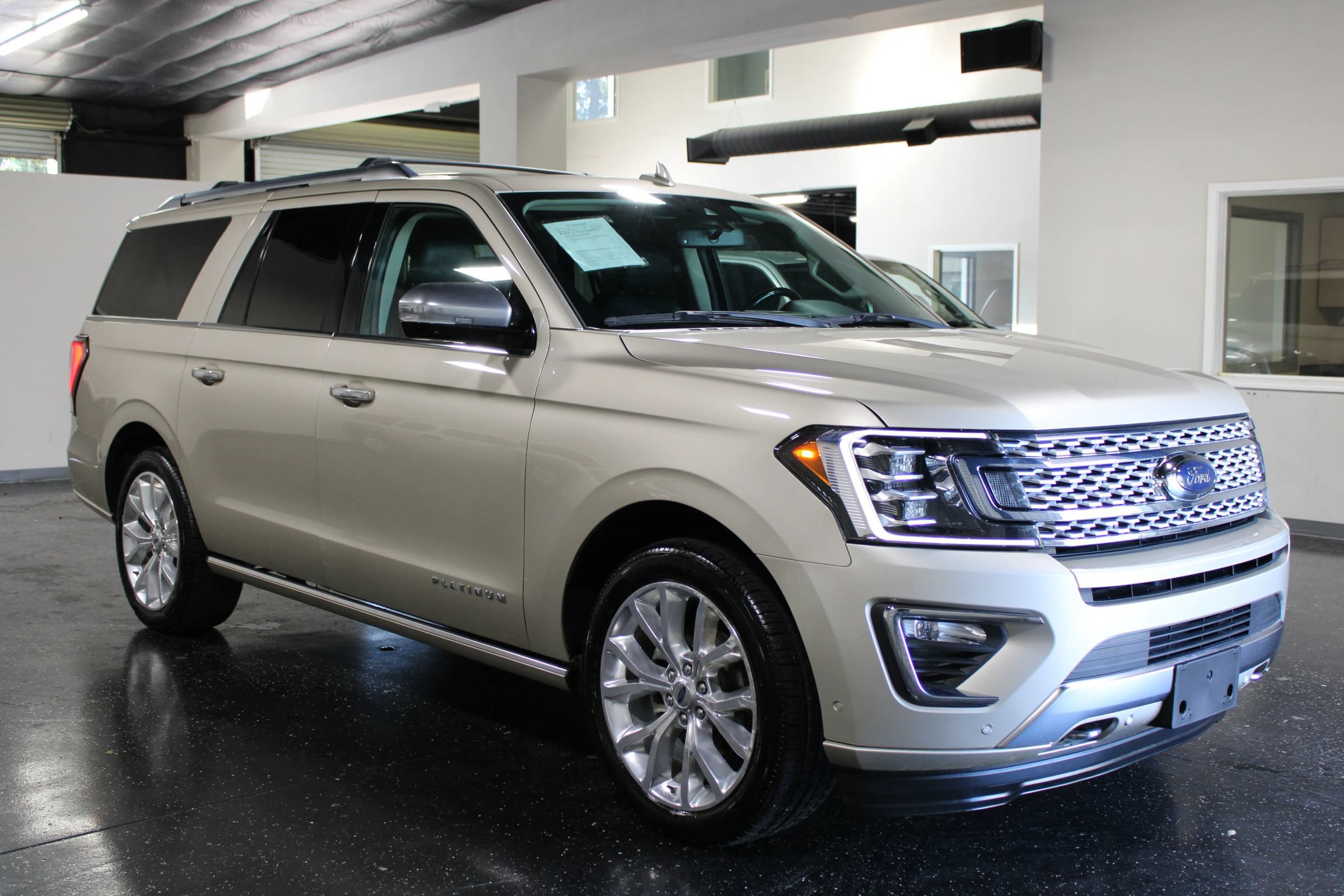Used 2018 Ford Expedition Max Platinum AWD/4WD image 1