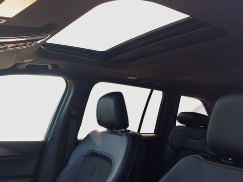 New 2025 Jeep Grand Cherokee Altitude image 13
