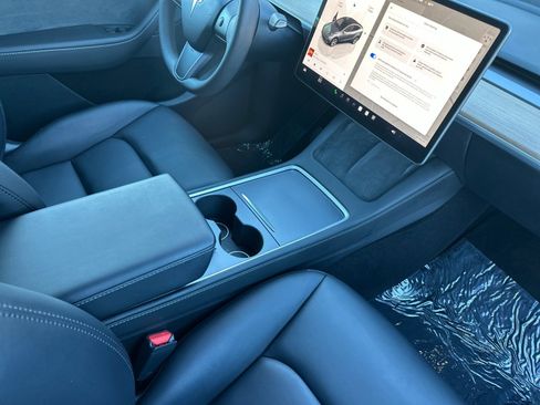 Used 2023 Tesla Model Y Long Range image 16